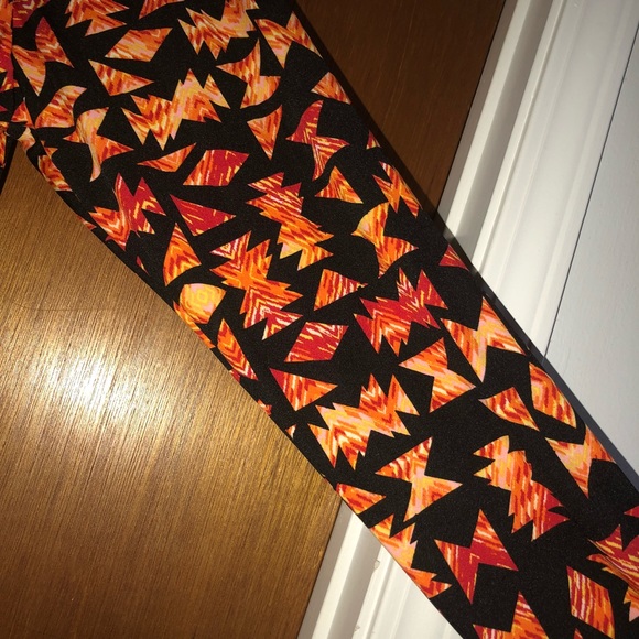 LuLaRoe Lynnae - Picture 4 of 5